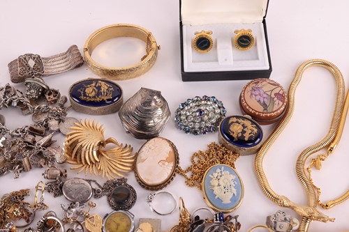 Lot 6 - A large group of costume jewellery, comprising...