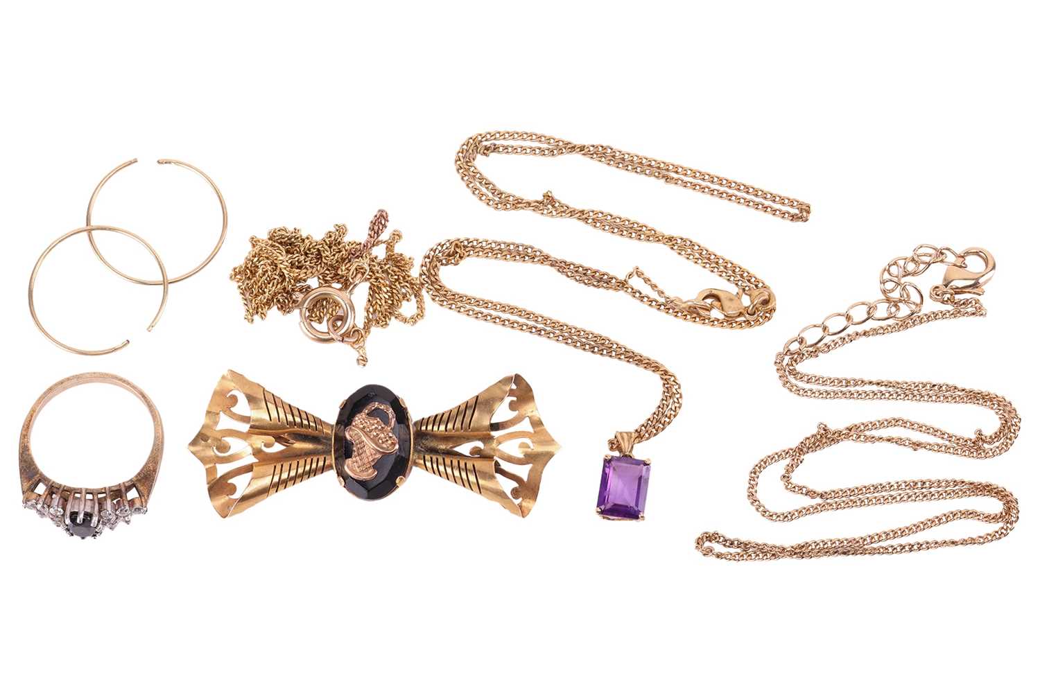 Lot 40 - A small aggregate of jewellery items; to...