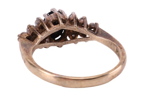 Lot 40 - A small aggregate of jewellery items; to...