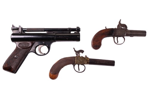 Lot 261 - A collection of militaria including a George...