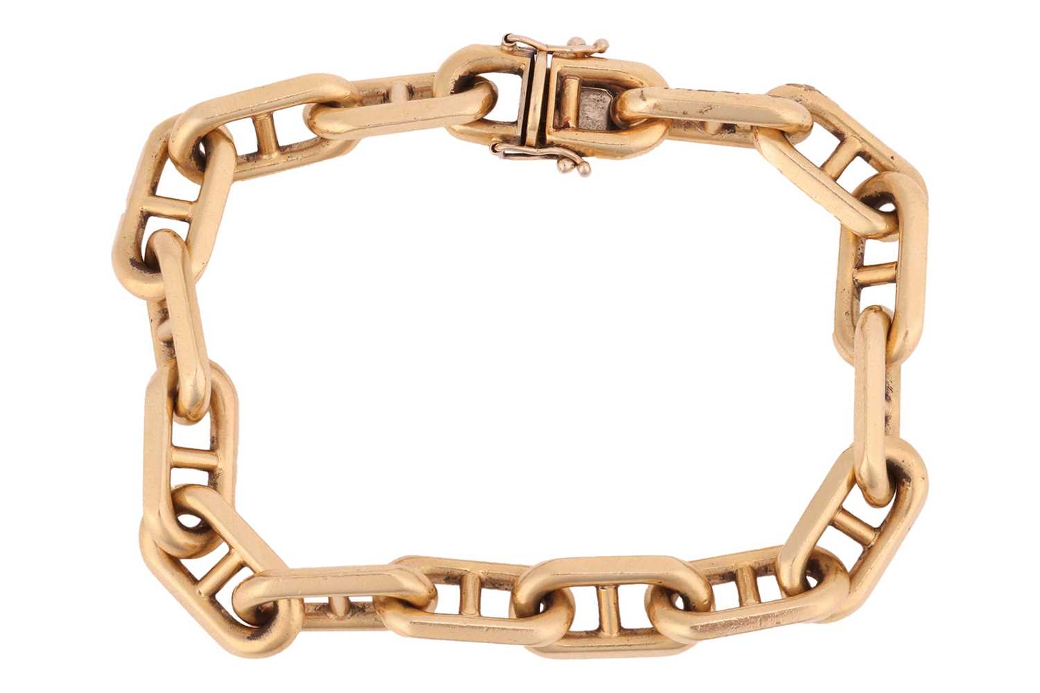 Lot 55 - An anchor link chain bracelet in 18ct gold,...