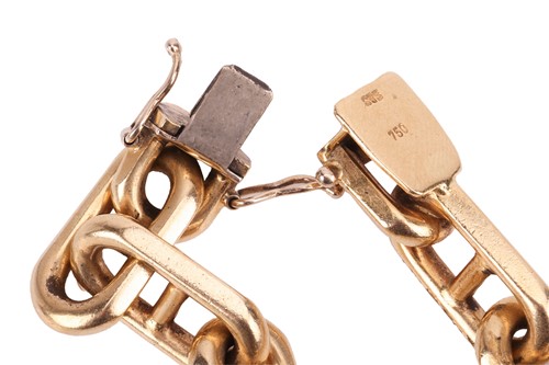Lot 55 - An anchor link chain bracelet in 18ct gold,...