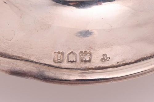 Lot 87 - A George III twin-handled circular bowl with...