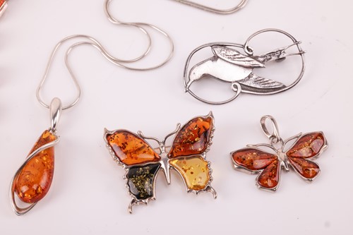 Lot 71 - A group of silver and white metal jewellery;...