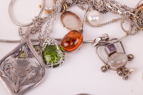 Lot 71 - A group of silver and white metal jewellery;...