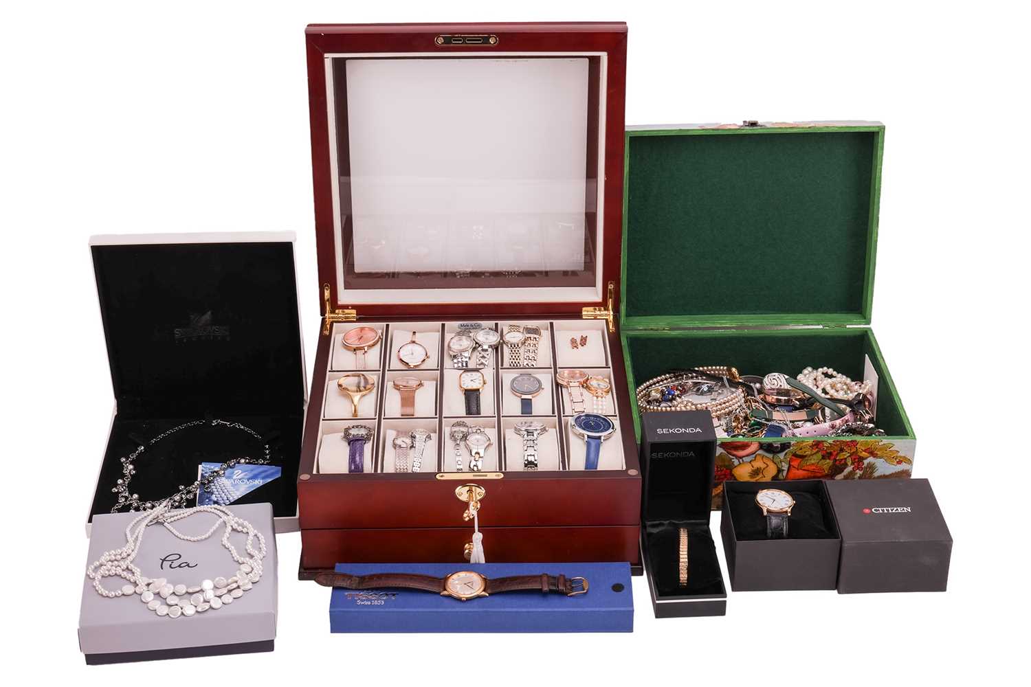 Lot 81 - A large quantity of costume jewellery &...