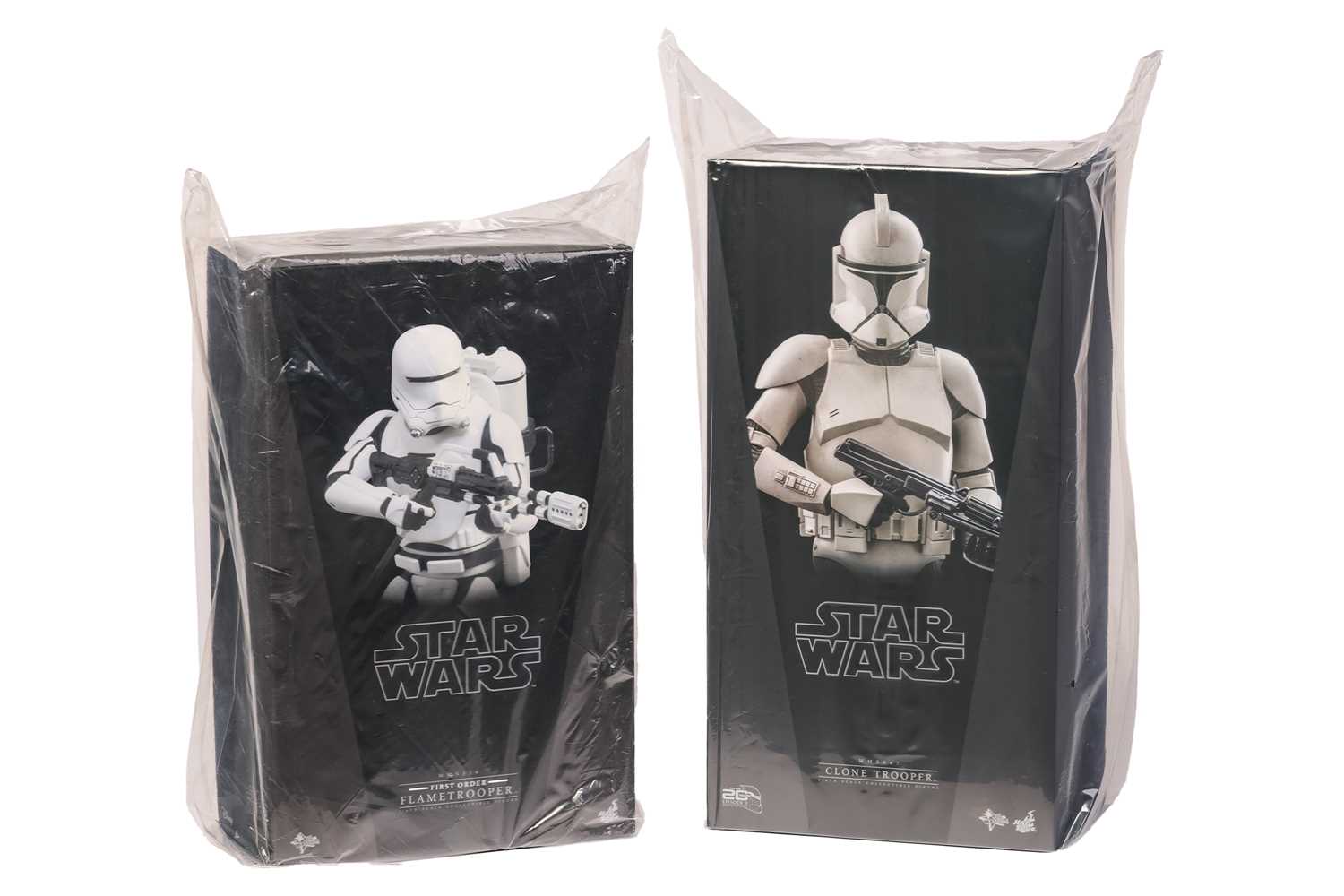 Lot 26 - A Star Wars Hot Toys Clone Trooper 1:6 Figure...