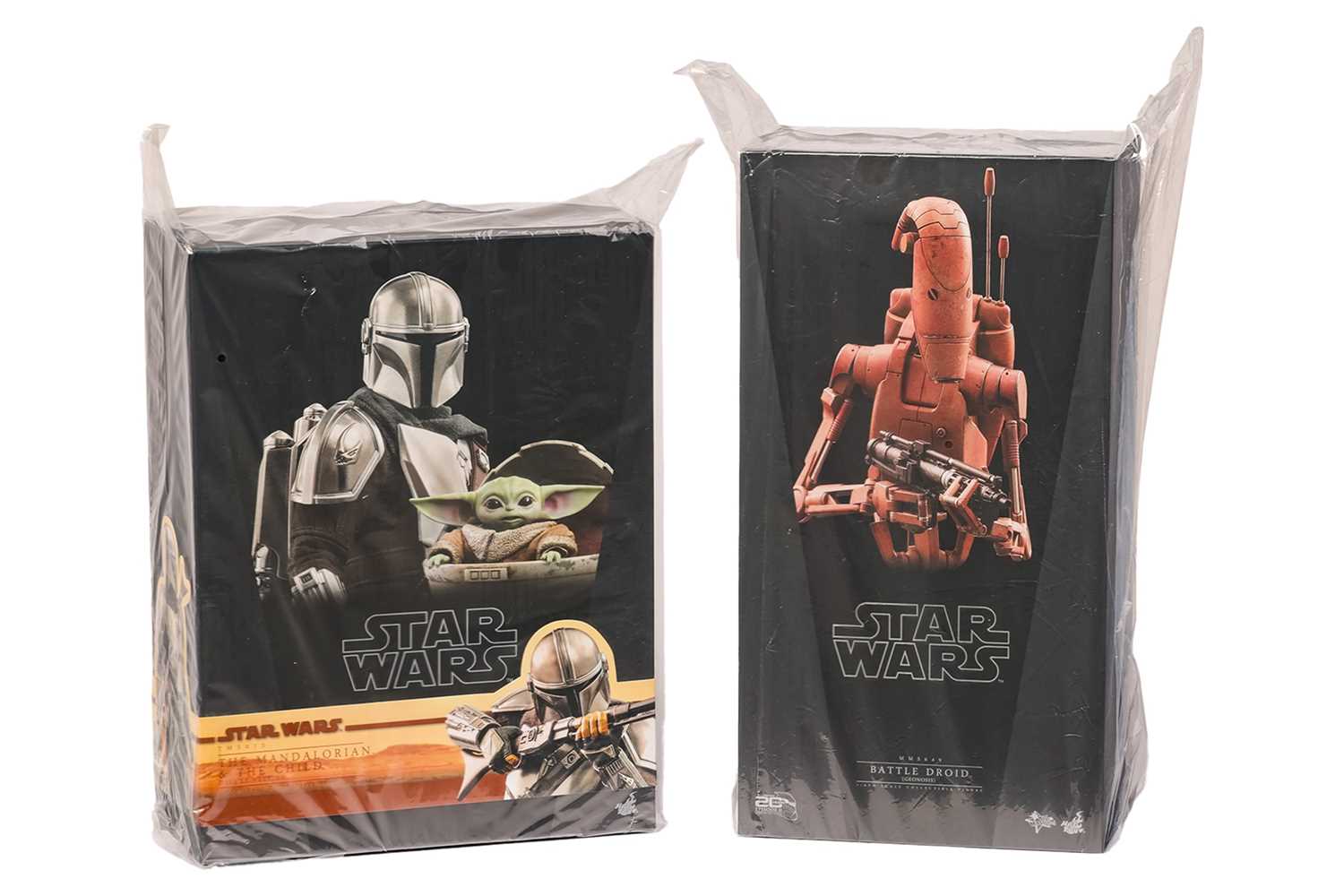 Lot 44 - A Star Wars Hot Toys The Mandalorian & The...