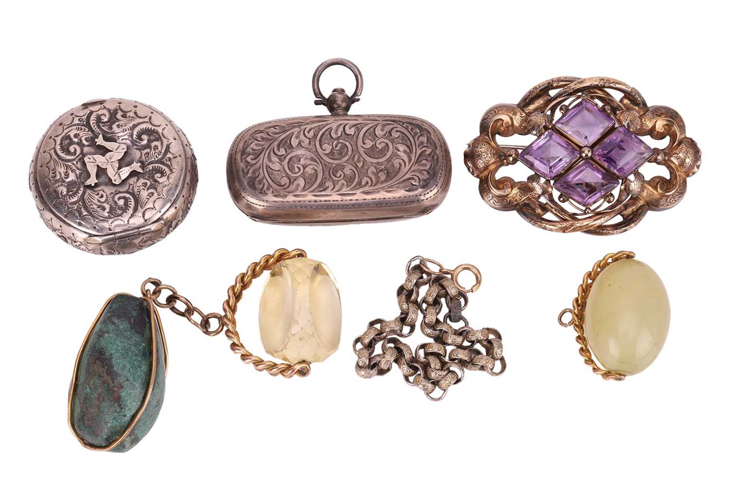 Lot 89 - A small group of items comprising an...