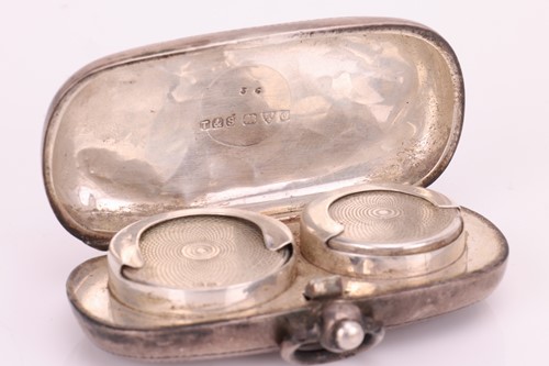 Lot 89 - A small group of items comprising an...