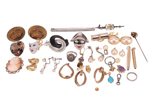 Lot 116 - A mixed quantity of jewellery items,...
