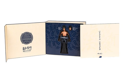 Lot 103 - A Bruce Lee Hot Toys Enter The Dragon 1:6...