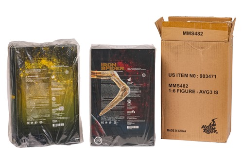 Lot 127 - A Marvel Avengers Infinity War Hot Toys Black...