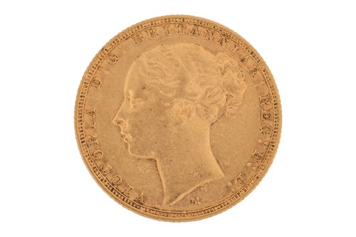 Lot 24 - An 1882 Queen Victoria full sovereign, young...