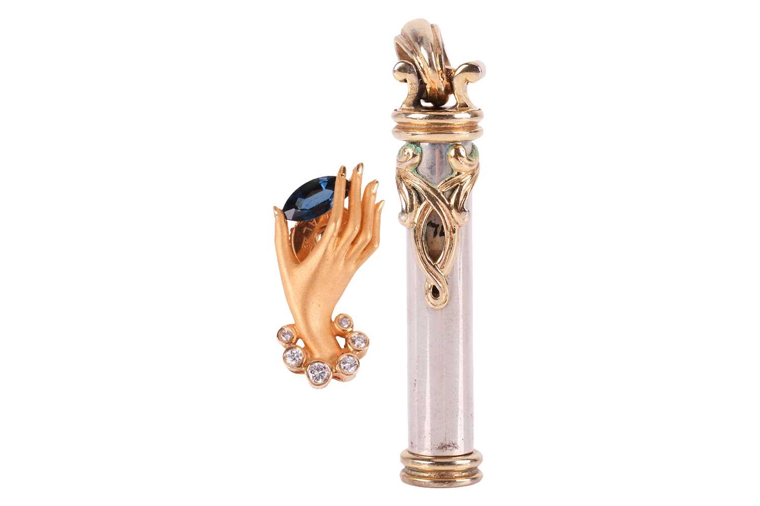 Two Hand Pin Lot 72 - A Carrera y Carrera 'Las Manos' hand pin,