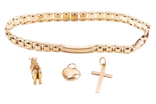 Lot 38 - A 9ct yellow gold flat link bracelet,...