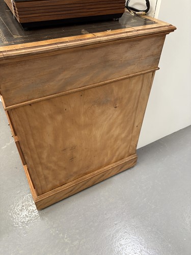 Lot 89 - A late 19th century Maple & Co sycamore...