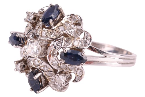 Lot 43 - A diamond and sapphire cluster ring,...