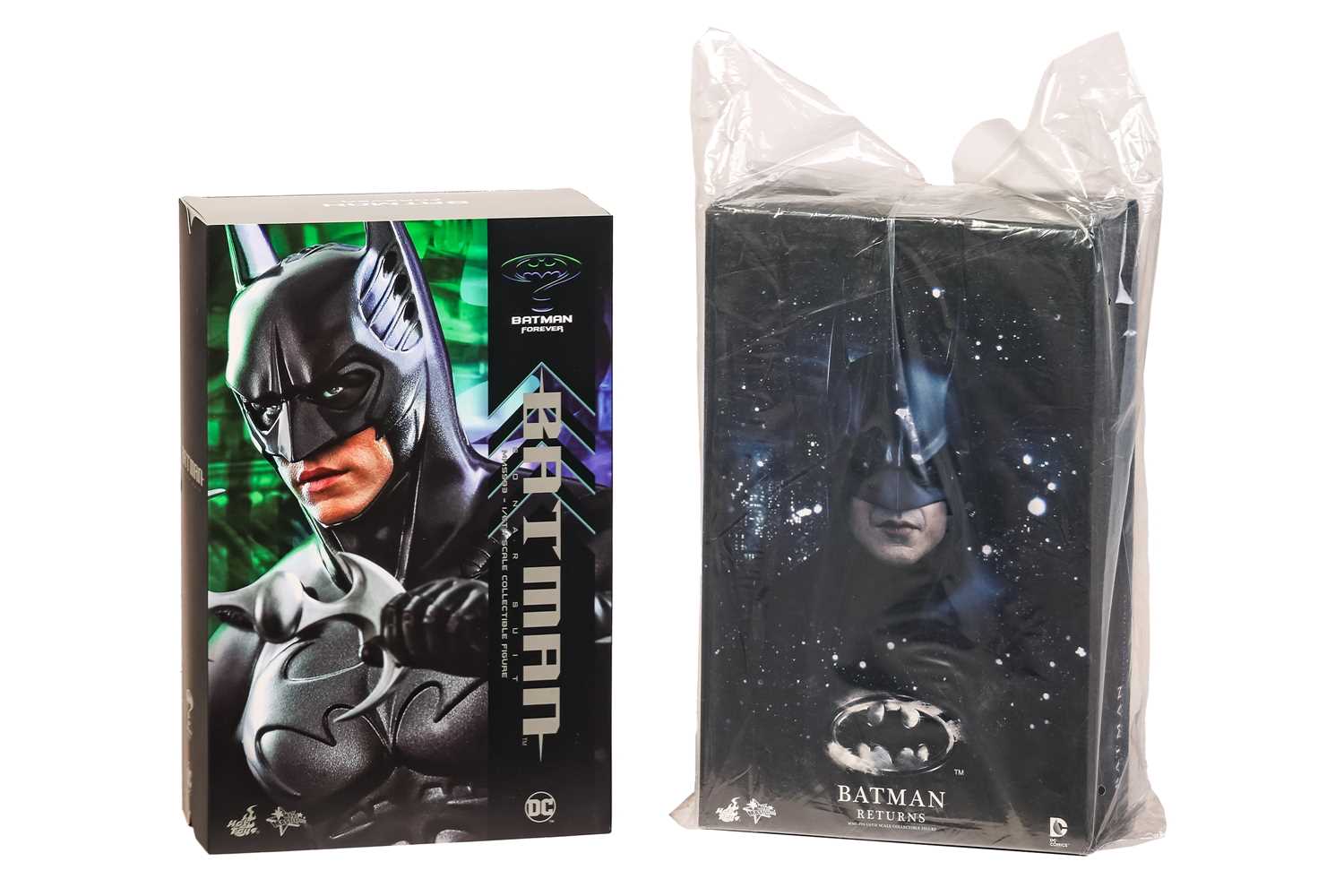 Lot 22 - A Hot Toys 'Batman Forever Sonar Suit' 1:6...