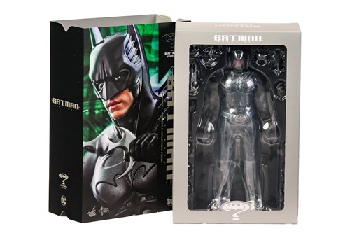Lot 22 - A Hot Toys 'Batman Forever Sonar Suit' 1:6...