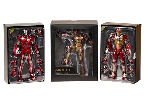 Lot 30 - Hot Toys Iron Man 3 Silver Centurion 1:6 scale...