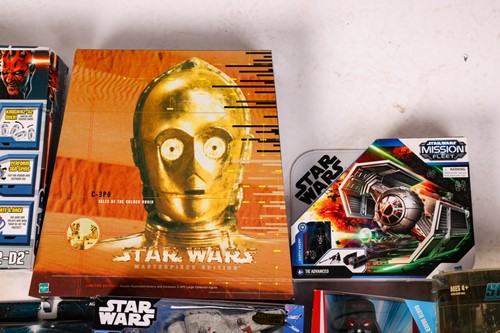 Lot 71 - A large collection of Star Wars collectible...