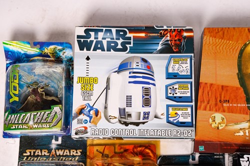 Lot 71 - A large collection of Star Wars collectible...