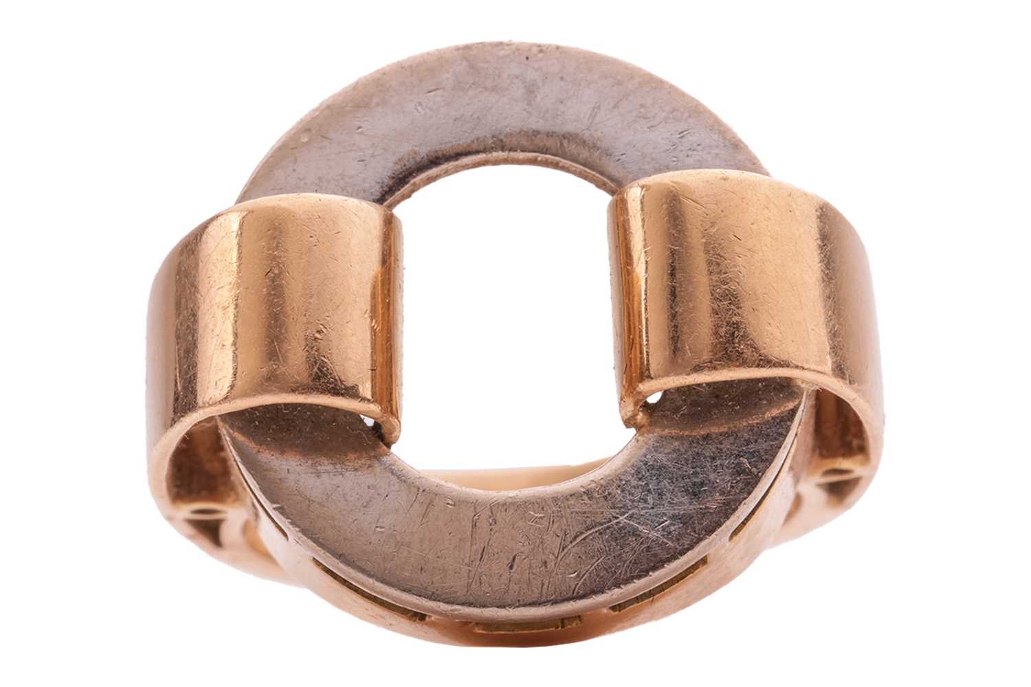 Lot 59 - A Modernist ring, comprising a white metal...