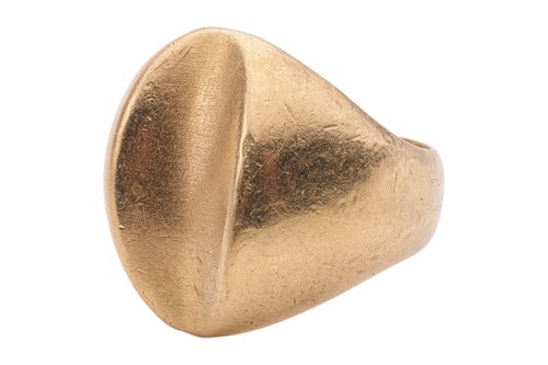 Lot 48 - A modernist ring, featuring a central concave...