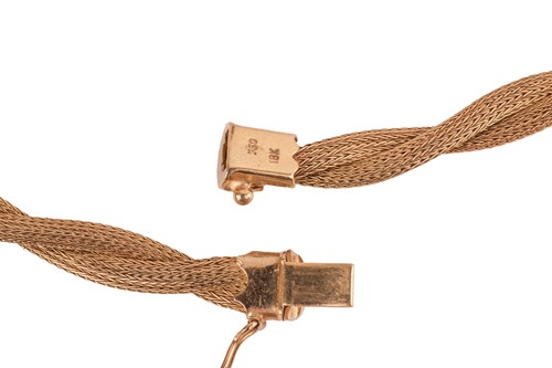 Lot 54 - A twisted mesh necklace, leading to a push bar...