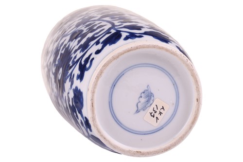Lot 75 - A Chinese Kangxi blue and white porcelain...
