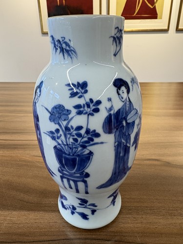Lot 57 - A Chinese Transitional/ Kangxi blue and white...