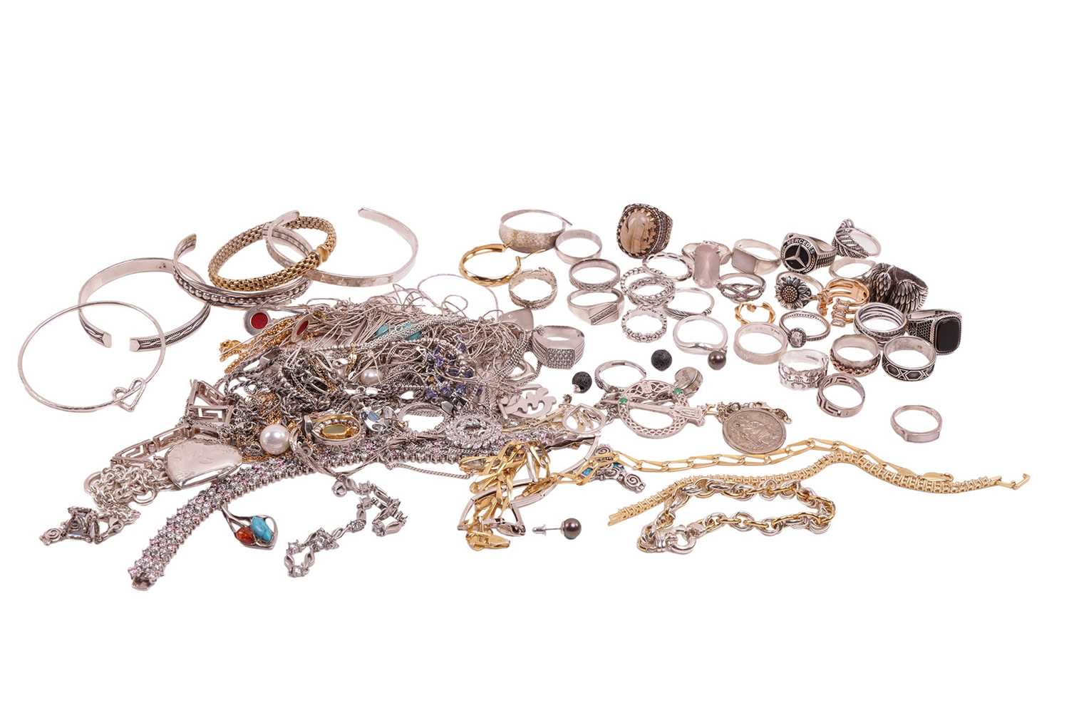 Lot 25 - A mixed group of jewellery items, the majority...