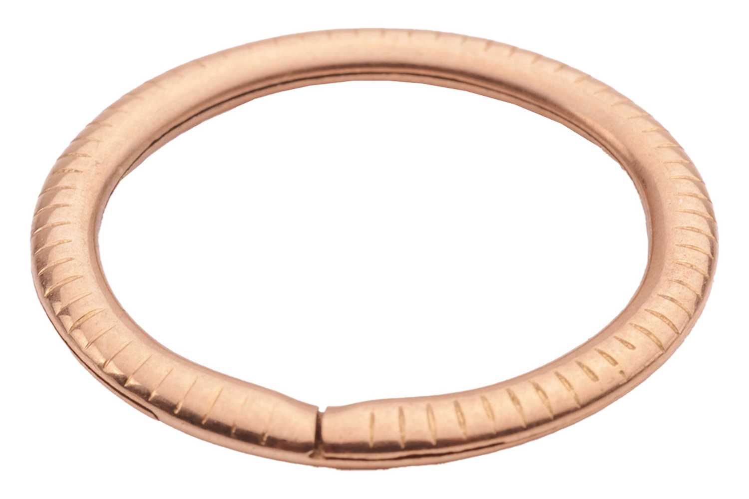 Lot 8 - A split ring; the rose band with reeded detail,...