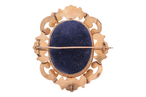 Lot 92 - A Victorian hairwork mourning brooch, of oval...