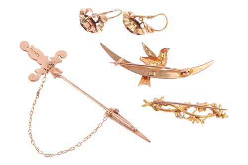 Lot 91 - Three seed pearl brooches and a pair of...