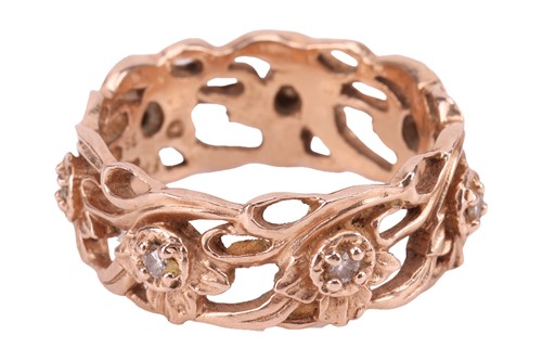 Lot 30 - Stuart Devlin - a diamond-set 'Daffodil' ring...