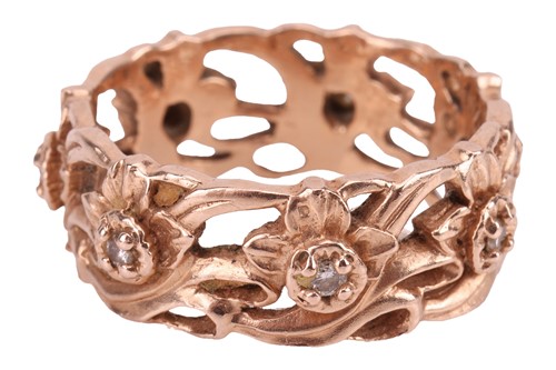 Lot 30 - Stuart Devlin - a diamond-set 'Daffodil' ring...