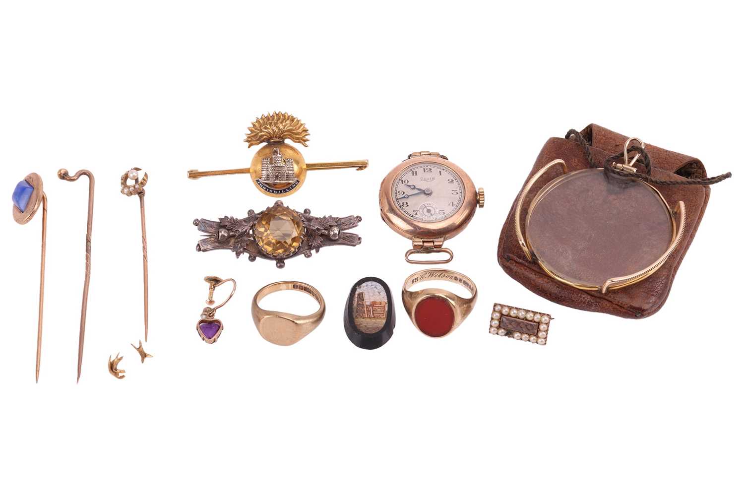 Lot 84 - A group of of items to include; two signet...