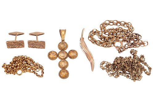 Lot 152 - A group of jewellery items; to include a fancy...