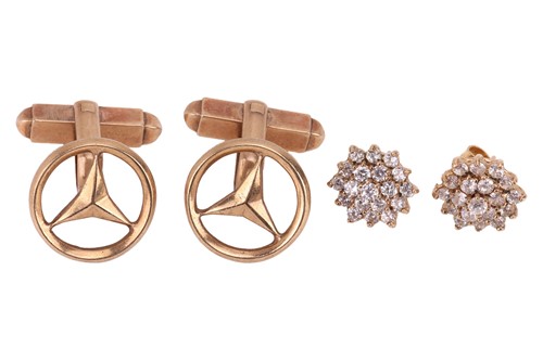 Lot 24 - A pair of cufflinks and stud earrings; to...