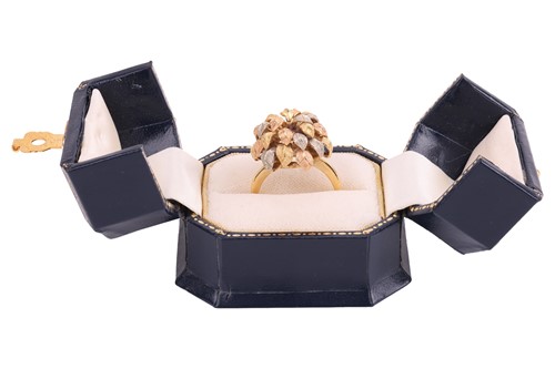 Lot 12 - A foliate cluster ring in tricoloured 18ct...
