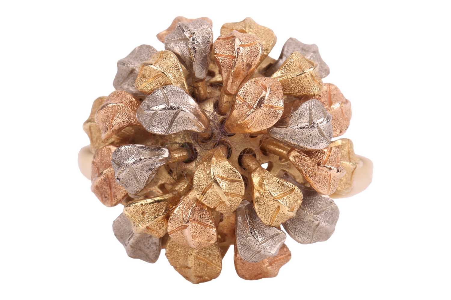 Lot 12 - A foliate cluster ring in tricoloured 18ct...