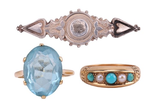 Lot 10 - An Edwardian turquoise and split pearl half...