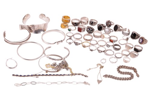 Lot 17 - A quantity of silver and white metal items,...