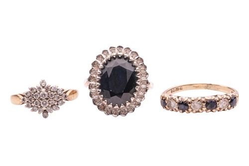 Lot 38 - A group of three rings; the first a diamond...