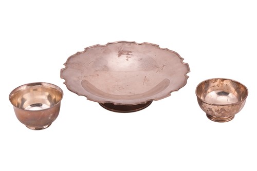 Lot 88 - A George V silver tazza of shaped circular...