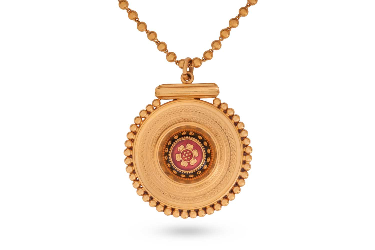 Lot 39 - An enamel disc pendant on chain, the roundel...