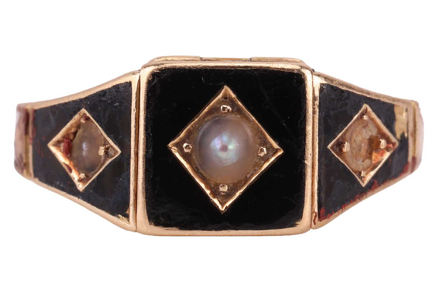 Lot 93 - An 18ct gold split pearl and black enamel...