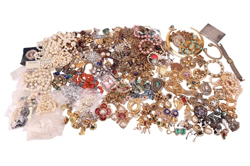 Lot 13 - A large quantity of 1980s and later costume...